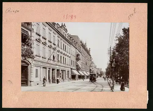 Fotografie Brück & Sohn Meissen, Ansicht Riesa a. Elbe, Strassenbahn am Kaiser-Wilhelm-Platz, Geschäft O. Müller Fleische