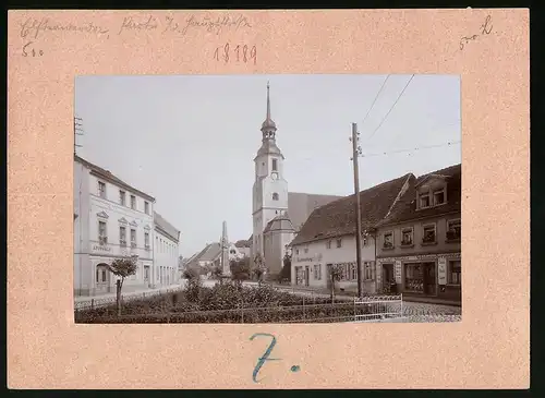 Fotografie Brück & Sohn Meissen, Ansicht Elsterwerda, Hauptstrasse mit Schuhmacherei G. Curt Schneider & Kirche