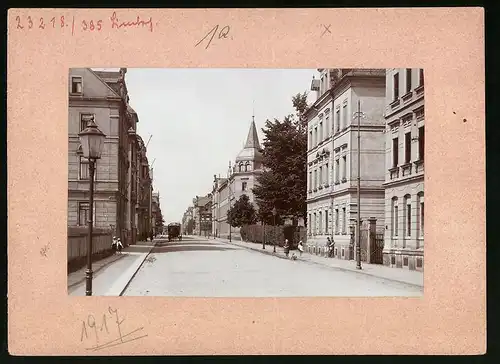 Fotografie Brück & Sohn Meissen, Ansicht Limbach i. Sa., Weststrasse mitPferdekutsche & Wohnhäusern