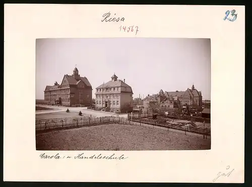 Fotografie Brück & Sohn Meissen, Ansicht Riesa, Carloa - und Handelsschule, Schule, Schulhaus