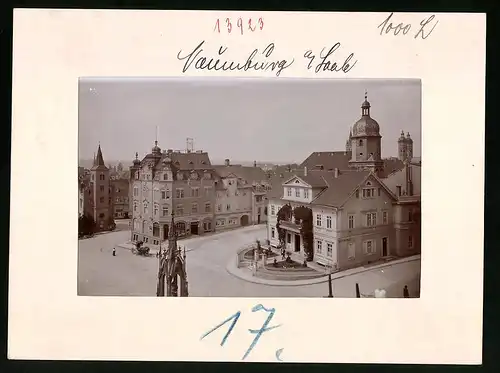 Fotografie Brück & Sohn Meissen, Ansicht Naumburg / Saale, Adler-Apotheke am Kaiser-Wilhelm-Platz, Kriegerdenkmal