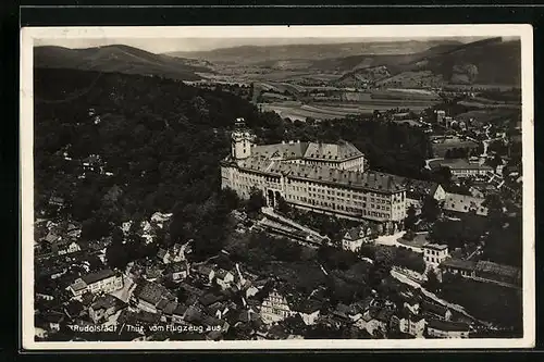 AK Rudolstadt /Thür., Fliegeraufnahme des Ortes