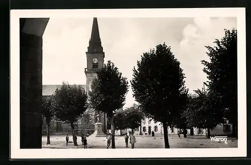 AK Cleguerec, L`Eglsie et la Place