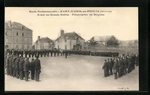 AK Saint-Michel-en-Priziac, Ecole Professionnelle, Avant les Grands Défilés, Présentation du Drapeau