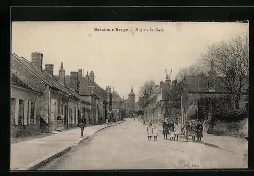 AK Bessé-sur-Braye, Rue de la Gare