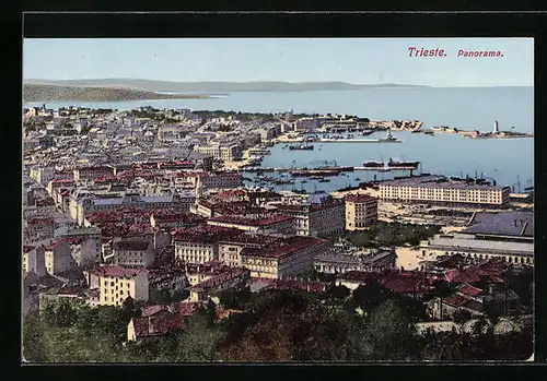 AK Trieste, Panorama mit Hafen, Schiffe, Leuchtturm