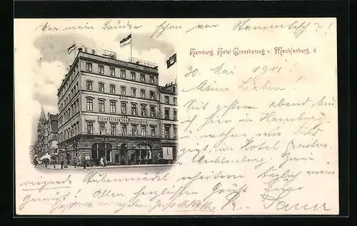 AK Hamburg, Hotel Grossherzog von Mecklenburg - Gebäude mit Passanten