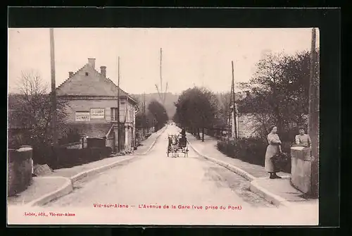 AK Vis-sur-Aisne, L`Avenue de la Gare (vue prise du Pont)
