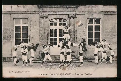 AK Soissons, Jeanne d`Arc de Soissons, Pyramide (Pupilles)