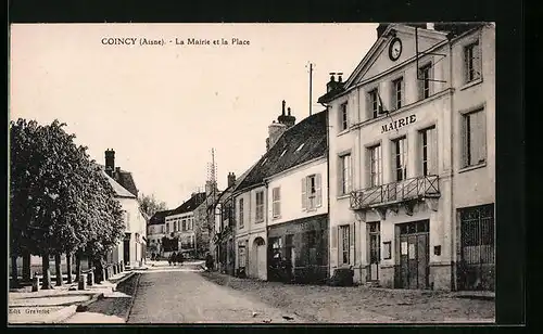 AK Coincy, La Mairie et la Place