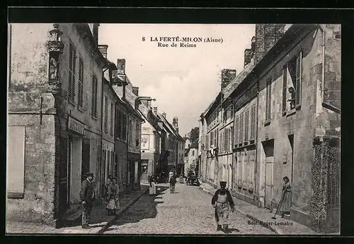 AK La Ferté-Milon, Rue de Reims