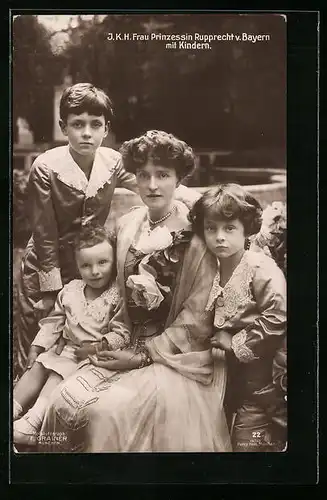 AK J. K. H. Frau Prinzessin Rupprecht v. Bayern mit Kindern