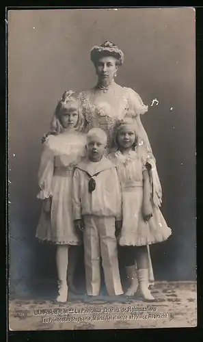AK La Princesse Charles de Hohenzollern, les Princesses Stephanie, Marie Antoinette et Prince Albrecht