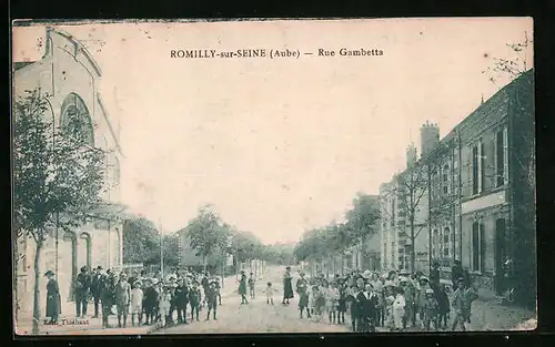 AK Romilly-sur-Seine, Rue Gambetta