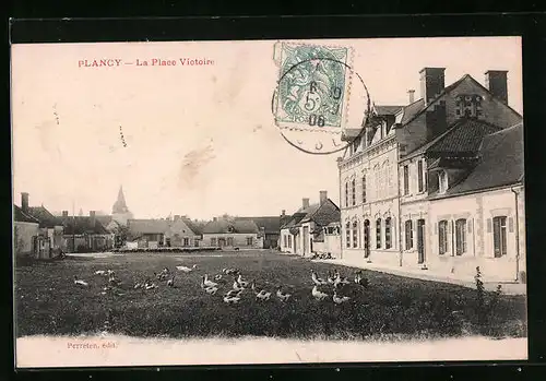 AK Plancy, la Place Victoire