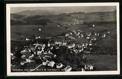 AK Simmerberg / Allgäu, Gesamtansicht, Flugzeugaufnahme