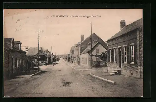 AK Etreaupont, Entree du Village, Cote Sud