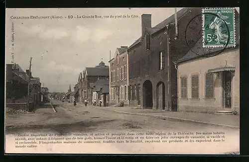 AK Etreaupont, La Grande Rue, vue du pied de la Cote