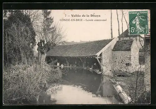 AK Conde-en-Brie, Lavoir Communal