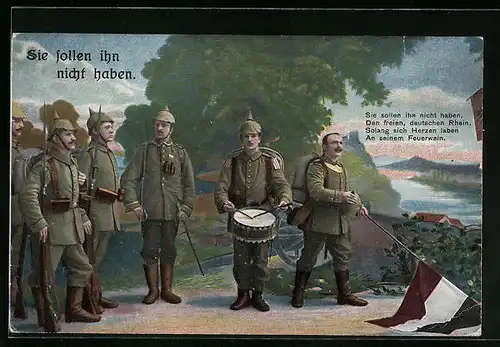 AK Soldaten der Infanterie in Uniformen mit Trommel und Reichsfahne