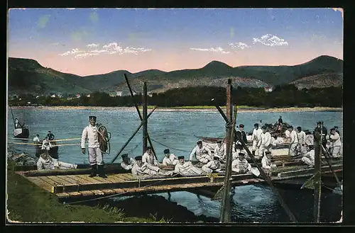 AK Pioniere des deutschen Heeres beim Brückenbau, ausruhen auf der Brücke