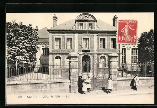 AK Sanvic, Hotel de Ville