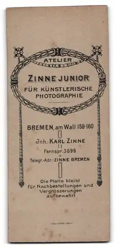 Fotografie Karl Zinne, Bremen, Am Wall 159-160, Junge Dame in modischer Bluse und Rock