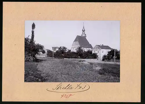 Fotografie Brück & Sohn Meissen, Ansicht Strehla, Strasseneck an der Kirche