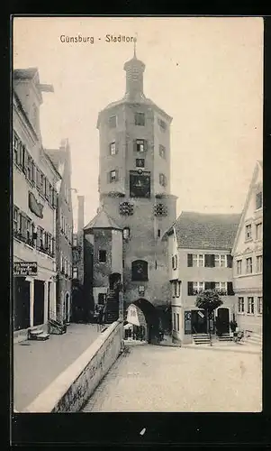 AK Günzburg /Donau, Strasse am Stadttor