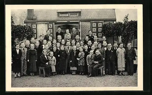 AK Gruppenfoto mit Liliputanern, Schaefers Märchenstadt Lilliput