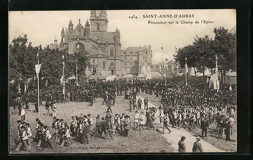 AK Saint-Anne-D`Auray, Procession sur le Champ de l`Epine