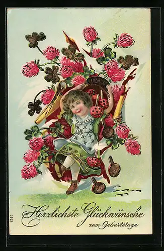 Künstler-AK Glückwünsche zum Geburtstag, Mädchen mit blühenden Kleeblättern