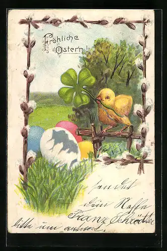 Künstler-AK Fröhliche Ostern, Osterküken mit Kleeblatt