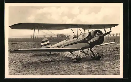 AK Militärflugzeug des Typs Heinkel He 72 Kadett startbereit auf dem Flugfeld