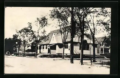 Foto-AK Buffalo, NY, Strassenpartie mit Wohnhäusern