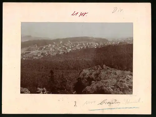 Fotografie Brück & Sohn Meissen, Ansicht Jonsdorf, Blick auf den Ort vom Berg aus gesehen