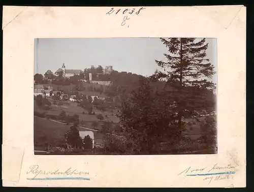 Fotografie Brück & Sohn Meissen, Ansicht Frauenstein i. Erzg., Blick auf die Ruine und das Schloss