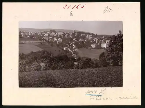Fotografie Brück & Sohn Meissen, Ansicht Grünhainichen, Blick auf den Ort mit Kirche