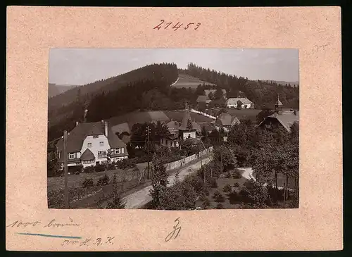 Fotografie Brück & Sohn Meissen, Ansicht Bärenfels i. Erzg., Blick auf den Ort mit Wohnhäusern und Kirche