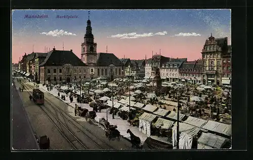 AK Mannheim, Marktplatz mit Strassenbahn