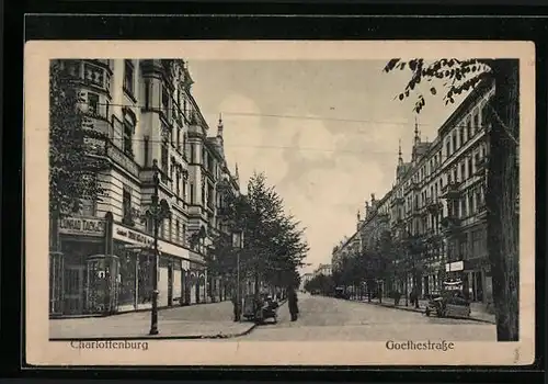 AK Berlin-Charlottenburg, Goethestrasse mit Passanten