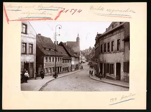 Fotografie Brück & Sohn Meissen, Ansicht Penig i. Sa., Leipzigerstrasse, Sattlerei Oswald Landgraf, Korbmacher E. Benedix