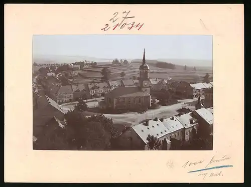 Fotografie Brück & Sohn Meissen, Ansicht Frauenstein i. Erzg., Blick auf den Markt mit Kirche und Umgebung