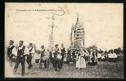 AK Carmesse-en-Neuilliac, La Procession