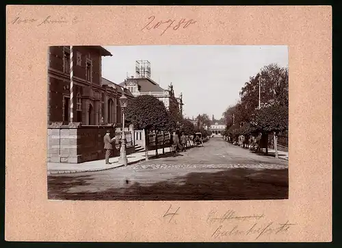 Fotografie Brück & Sohn Meissen, Ansicht Grossenhain, Blick in die Bahnhofstrasse mit Blick auf den Bahnhof