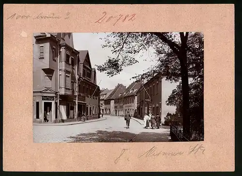 Fotografie Brück & Sohn Meissen, Ansicht Grossenhain i. Sa., Blick in die Meissner Strasse, Geschäft Ernst Thiergen, Bäcker