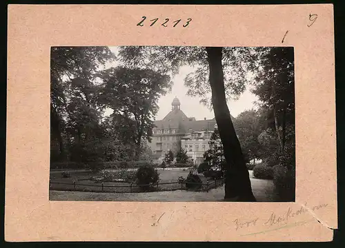 Fotografie Brück & Sohn Meissen, Ansicht Weissenfels a. Saale, Blick vom Park auf das Realgymnasium