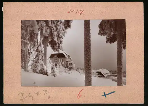 Fotografie Brück & Sohn Meissen, Ansicht Oberbärenburg i. Erzg., Blick auf das Hotel Hermannshöhe im Winter