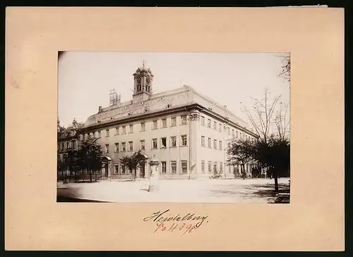 Fotografie Brück & Sohn Meissen, Ansicht Heidelberg, Partie an der Universität mit Litfasssäule