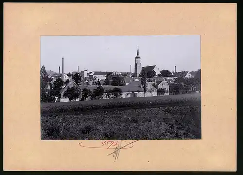 Fotografie Brück & Sohn Meissen, Ansicht Pulsnitz, Blick auf die Stadt mit Kirche